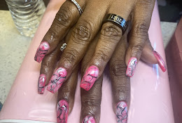 U Nails & Spa