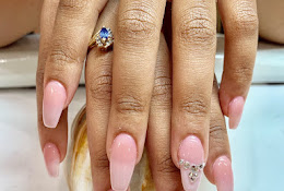 Golden Nails & Spa