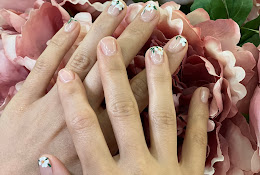 Luxe Nail Bar