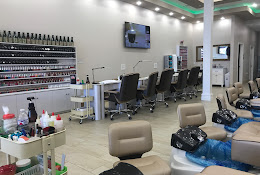Charley’s Nail Spa