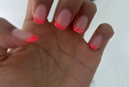 L & T Nail Salon